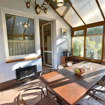 Comfortable With A Large Private Garden *